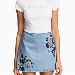 H&M Coachella Collection Light Wash Blue Denim Embroidered Mini Skirt Size 2
